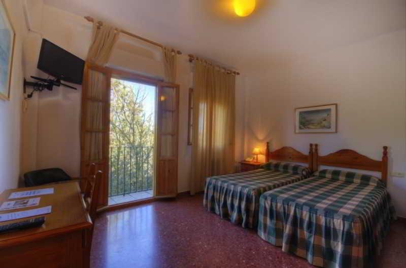 Hotel Tugasa El Almendral Setenil De Las Bodegas Buitenkant foto